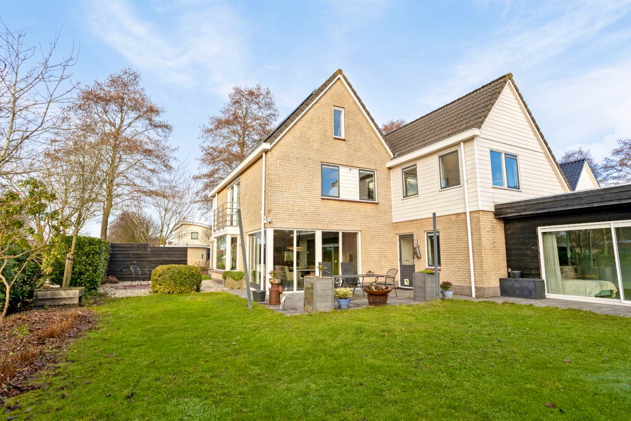 Foto 1 van Weegbree 31