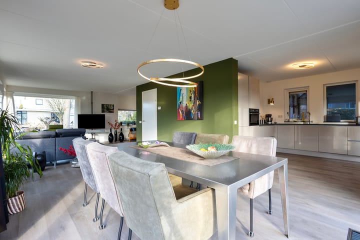 Foto 12 van Weegbree 31