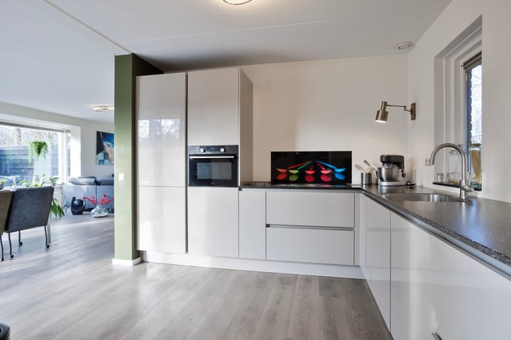 Foto 14 van Weegbree 31