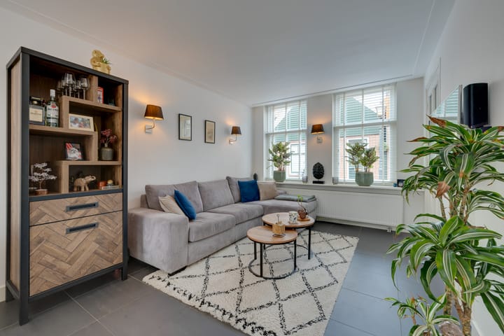 Photo 2 of W J Tuijnstraat 21