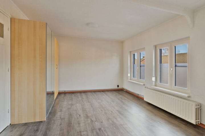 Foto 11 van van Gennipstraat 13