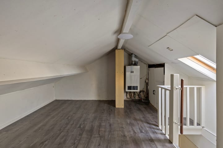 Foto 16 van van Gennipstraat 13