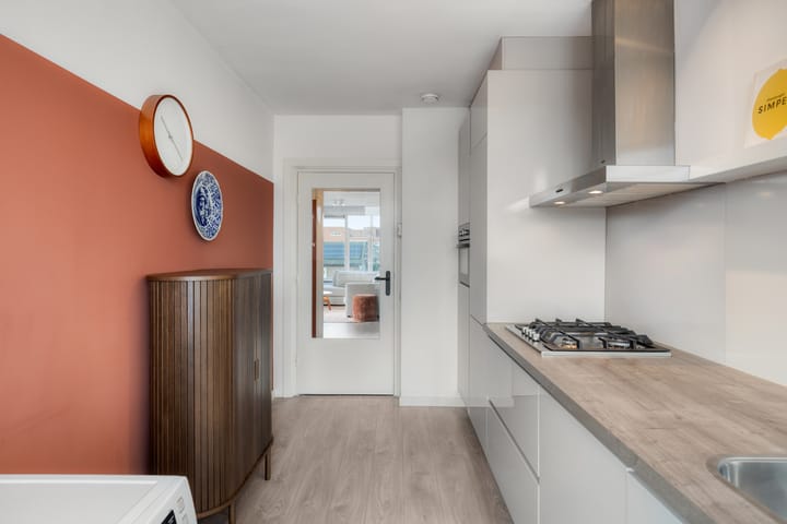 Photo 3 of Professor Regoutstraat 97