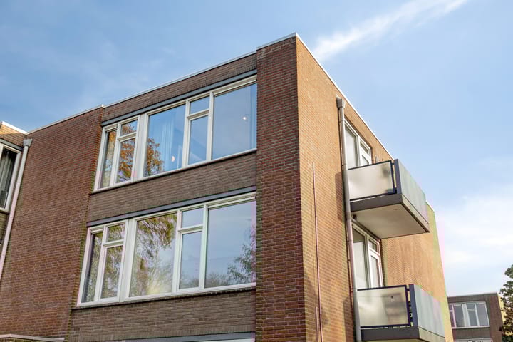 Photo 4 of Professor Regoutstraat 97