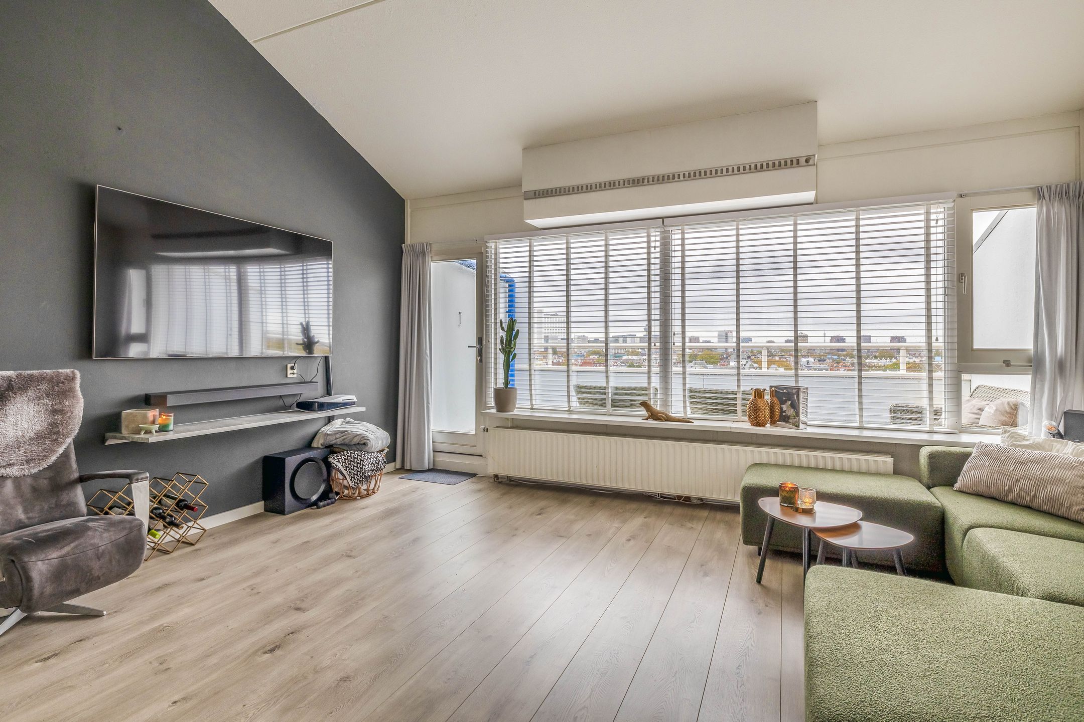 Foto 15 van Weena 1077