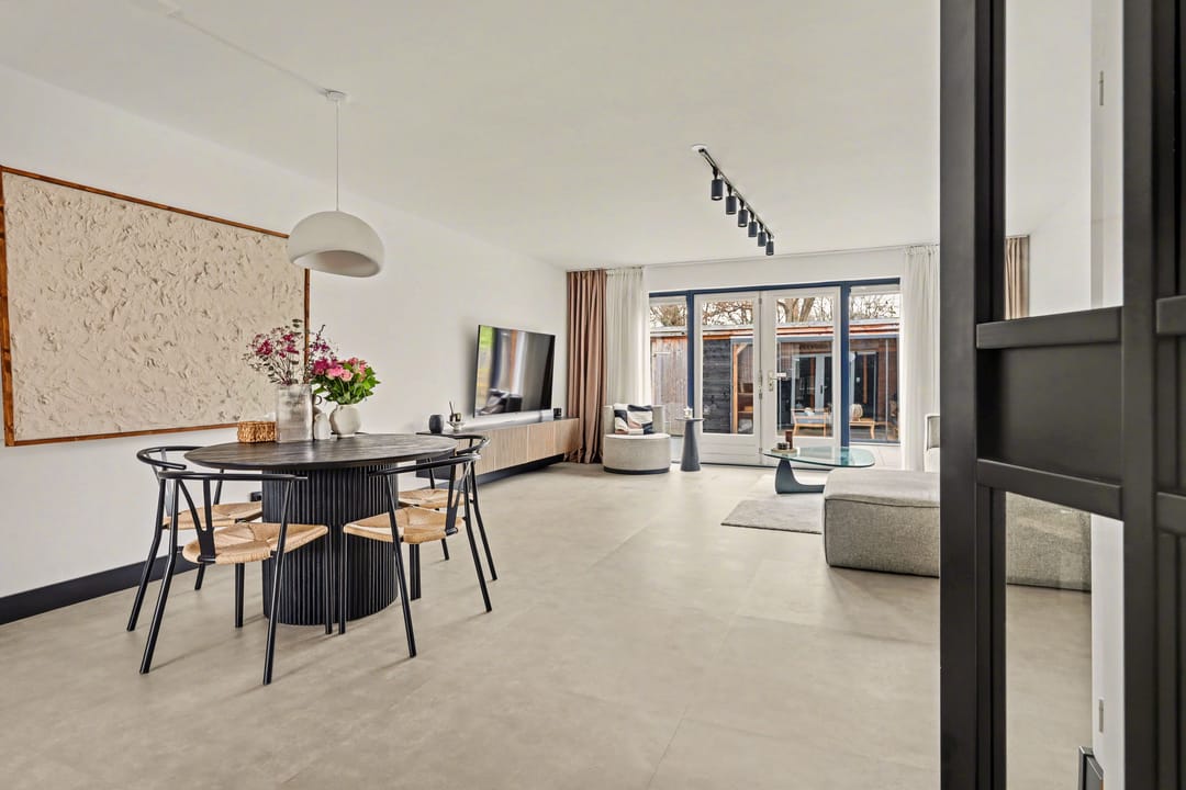 Photo 8 of Ferdinand Bolstraat 14-A