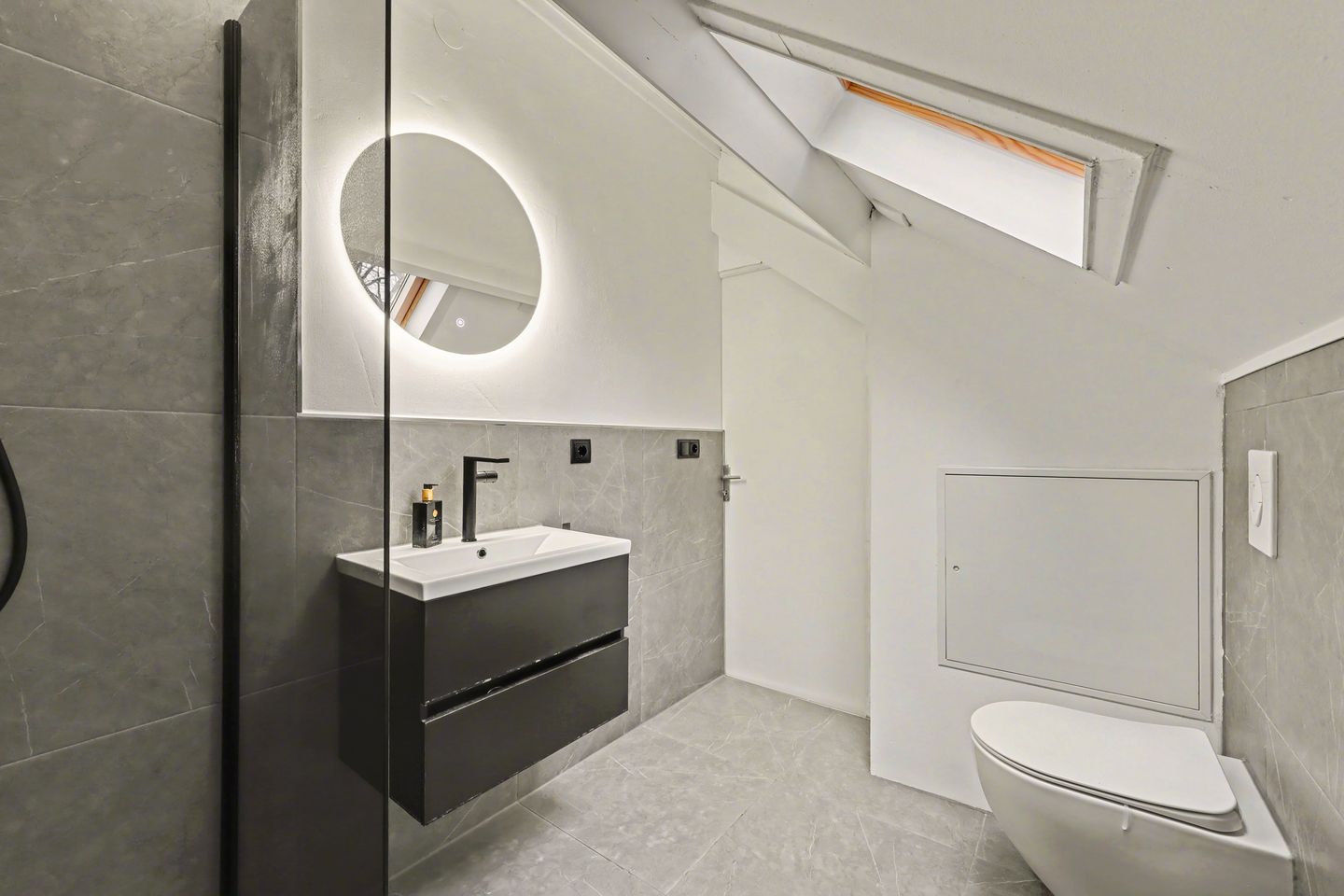 Photo 29 of Ferdinand Bolstraat 14-A