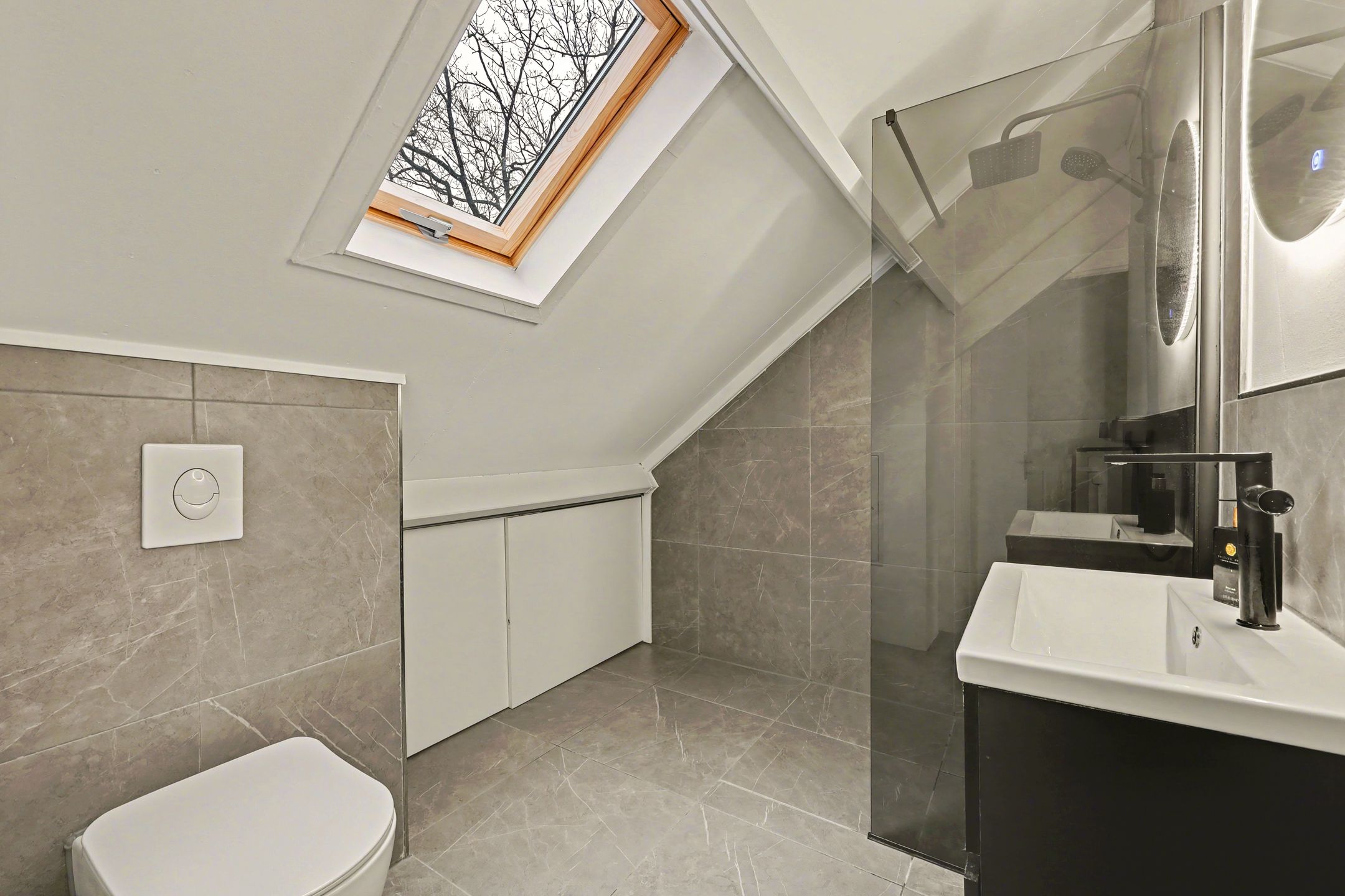 Photo 30 of Ferdinand Bolstraat 14-A