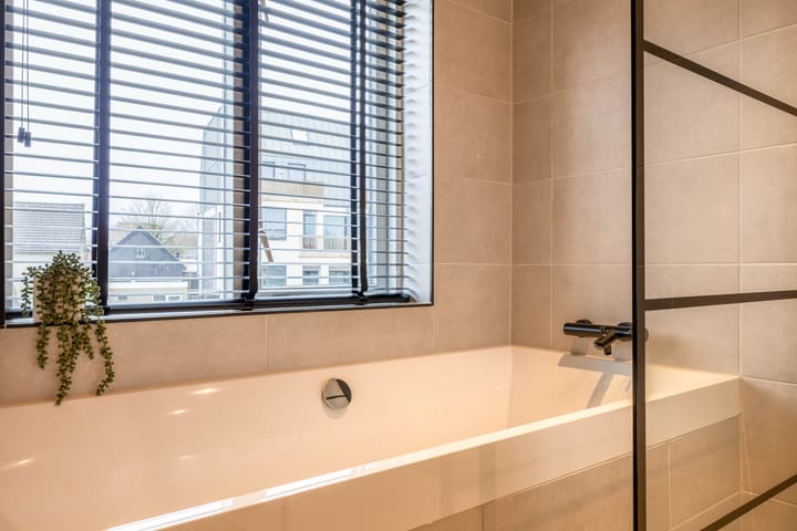 Photo 25 of Wethouder van Heldenstraat 34