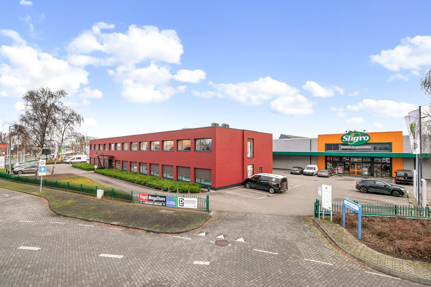 Bekijk foto 1 van Hanzeweg 20