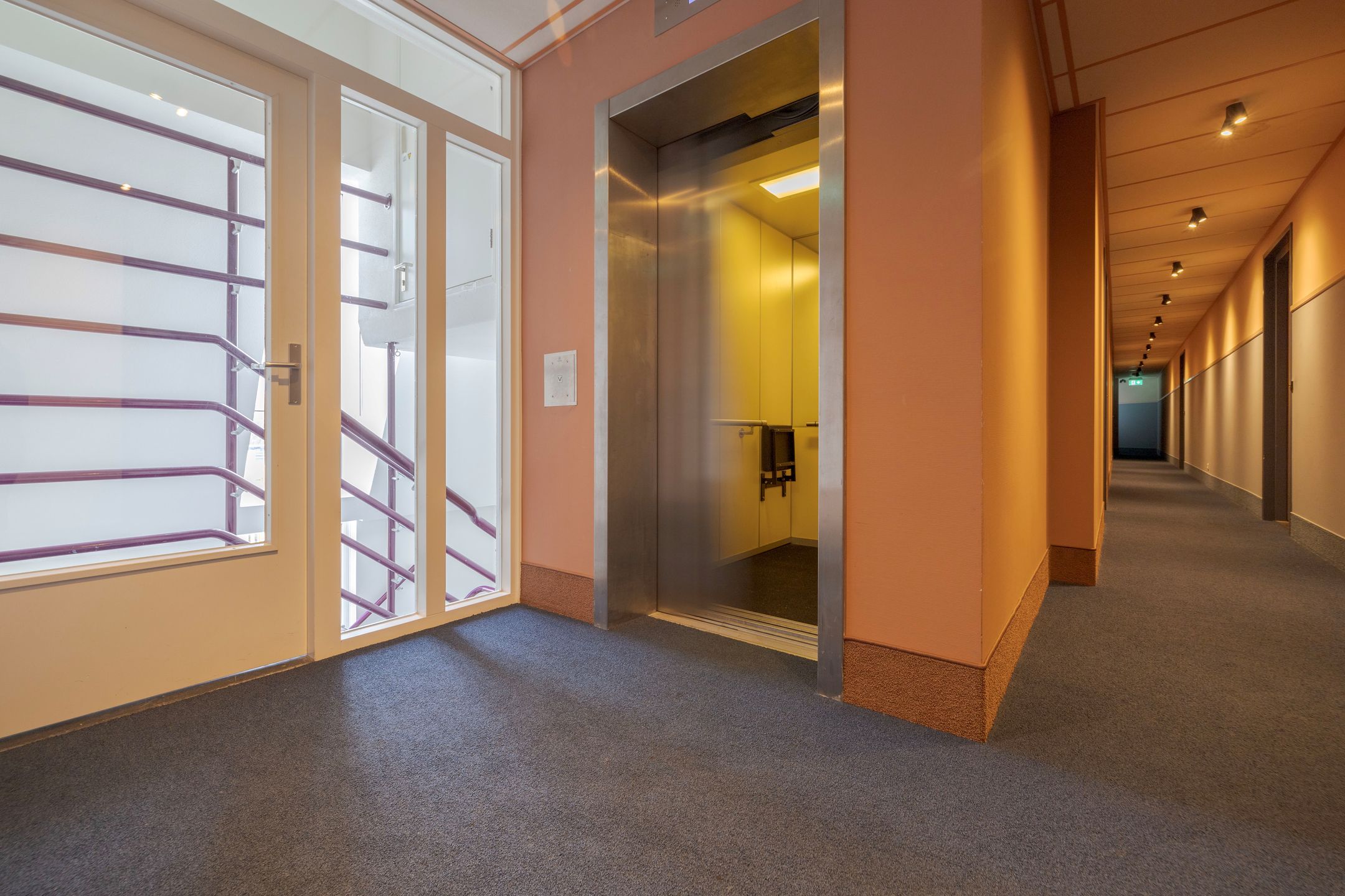 Photo 9 of Eusebiusbuitensingel 20-17