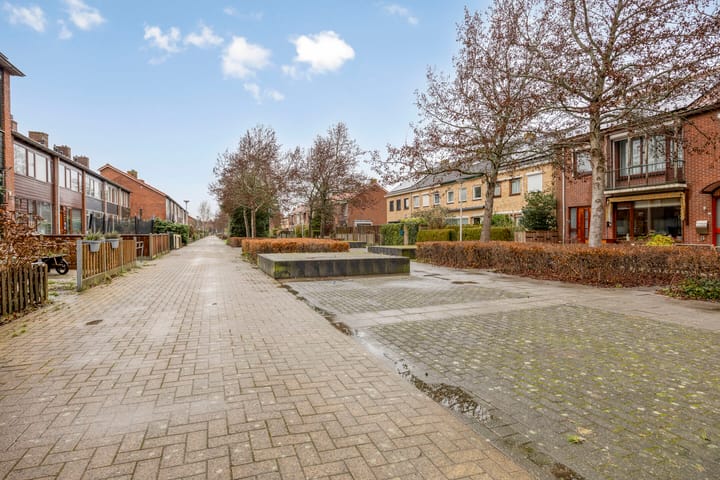 Foto 28 van van Alkemadelaan 11