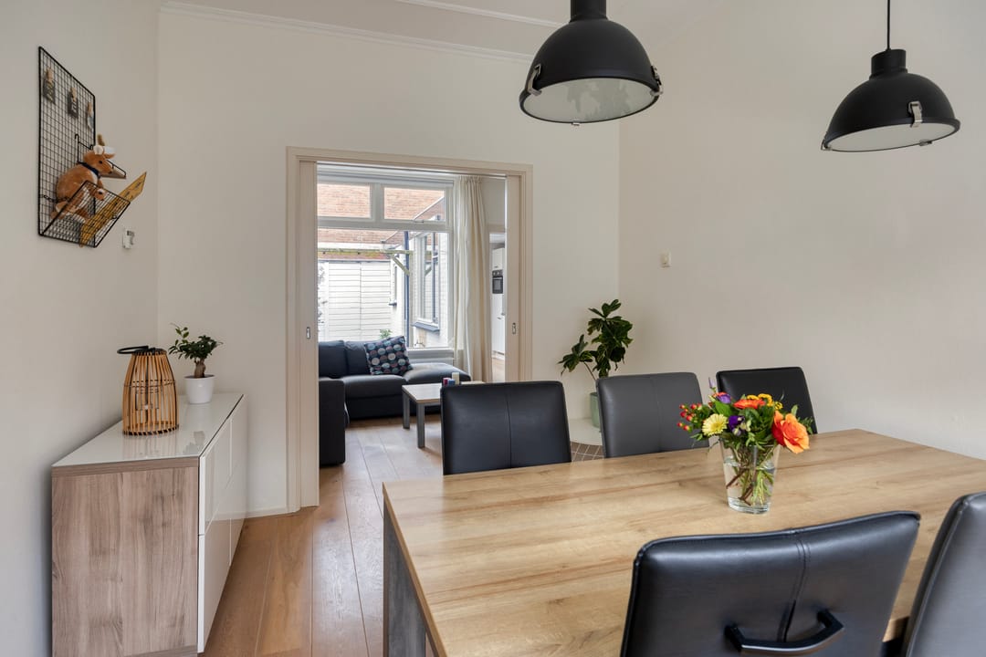 Photo 11 of Prins Bernhardstraat 6