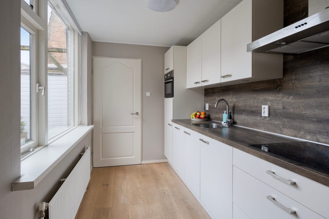 Photo 13 of Prins Bernhardstraat 6