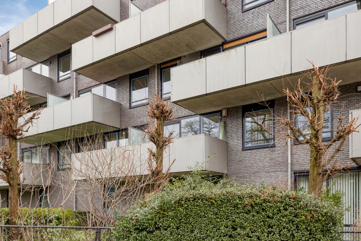 Photo 4 of Leeghwaterstraat 220