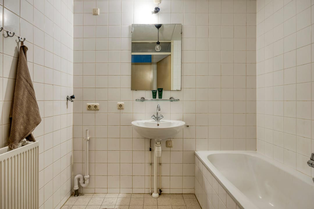 Photo 11 of Leeghwaterstraat 220