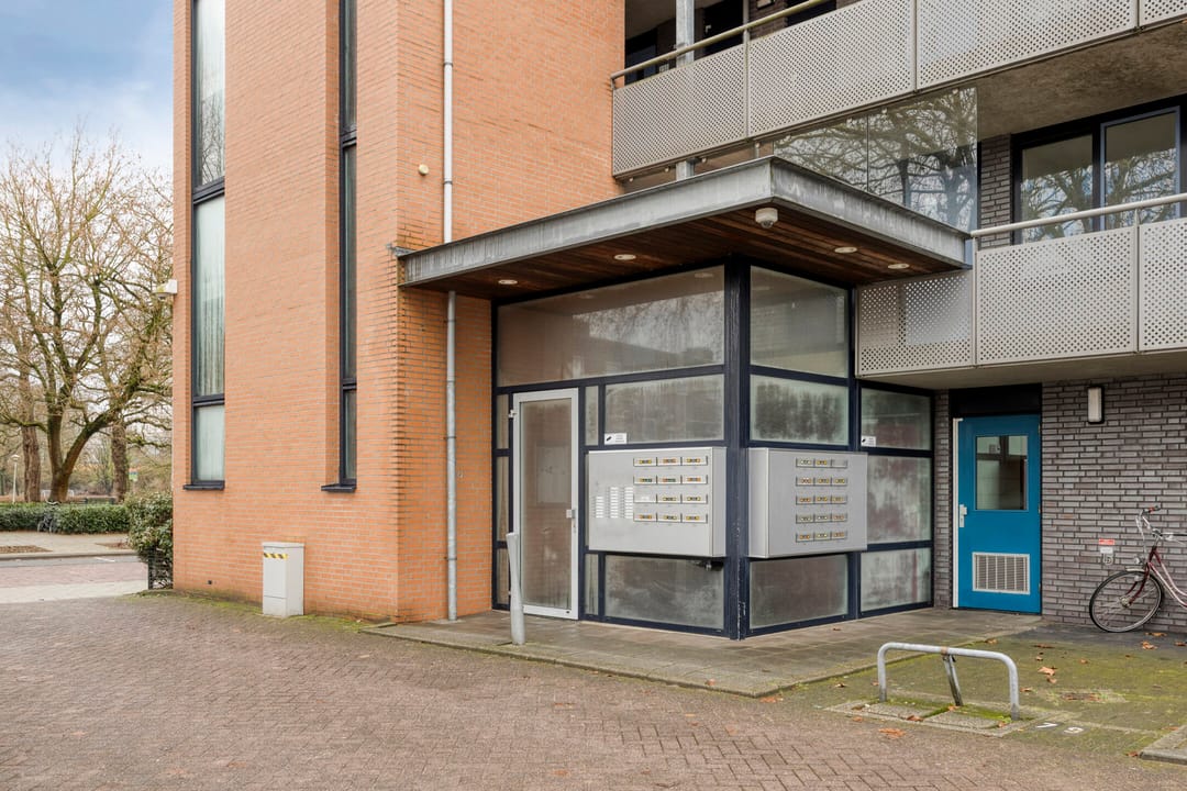 Photo 28 of Leeghwaterstraat 220