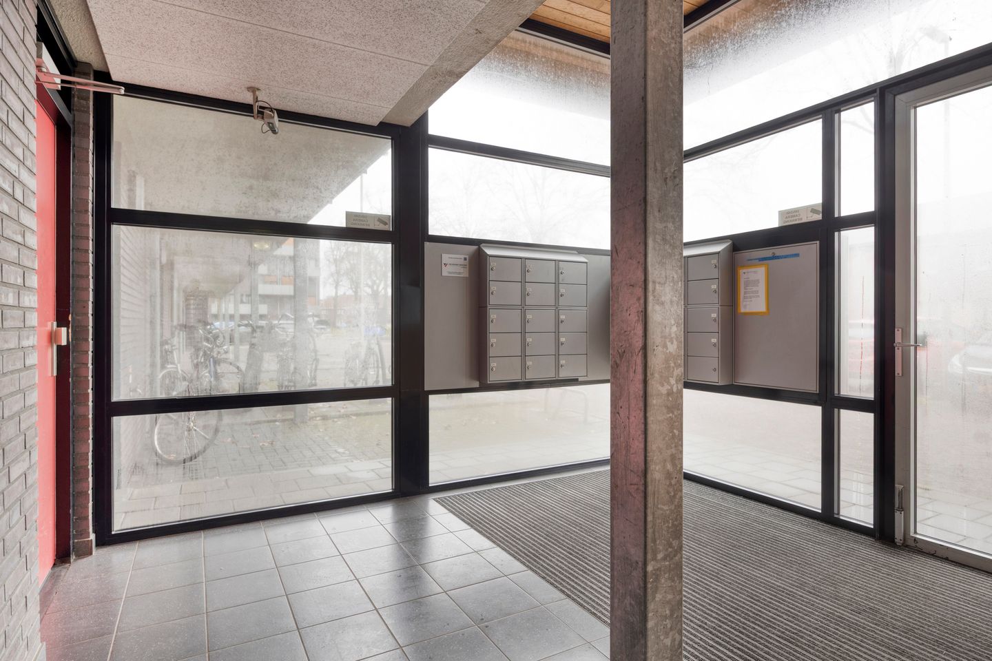 Photo 29 of Leeghwaterstraat 220