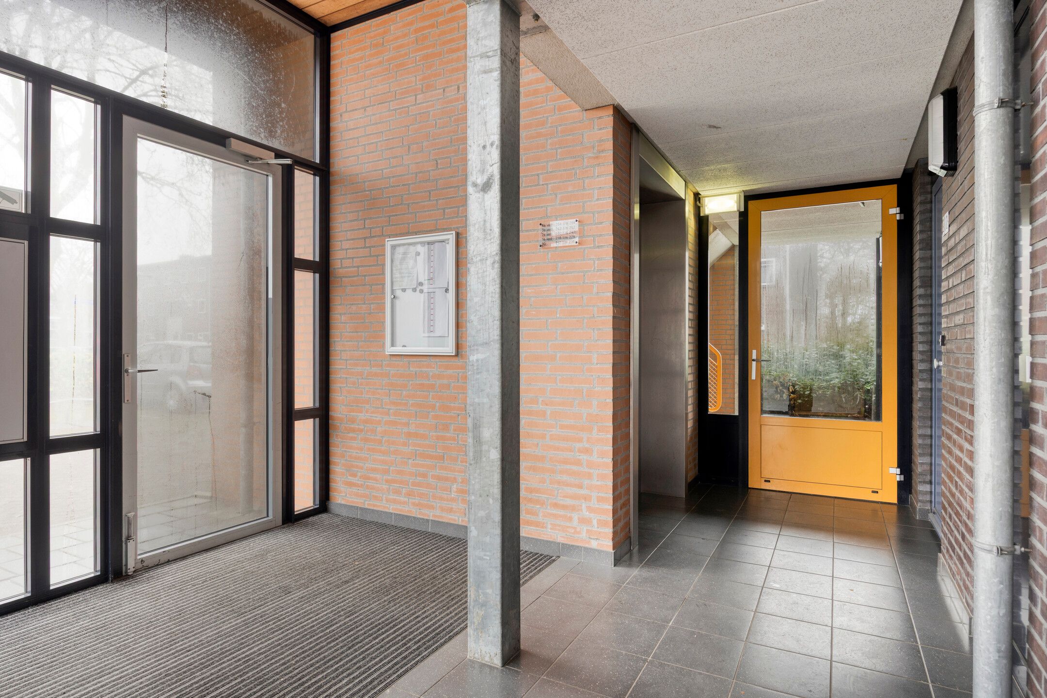 Photo 30 of Leeghwaterstraat 220