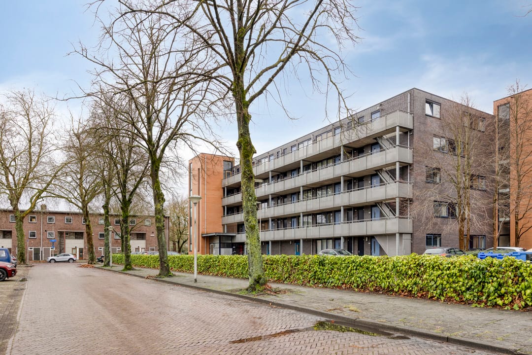 Photo 32 of Leeghwaterstraat 220