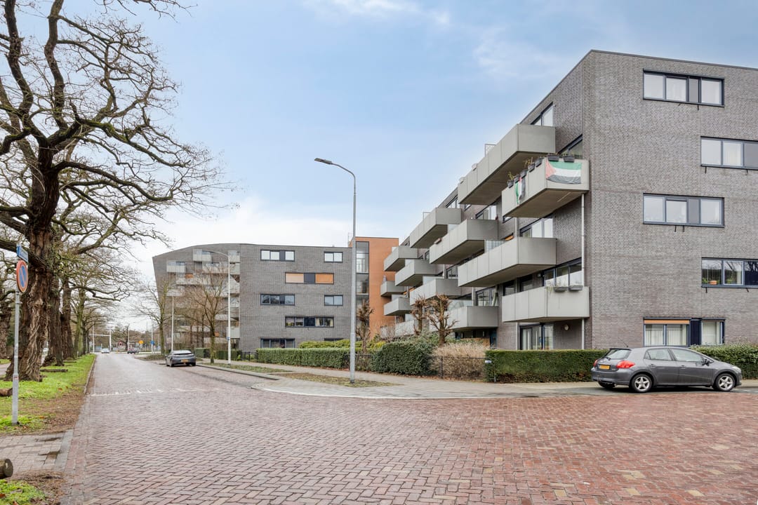 Photo 31 of Leeghwaterstraat 220