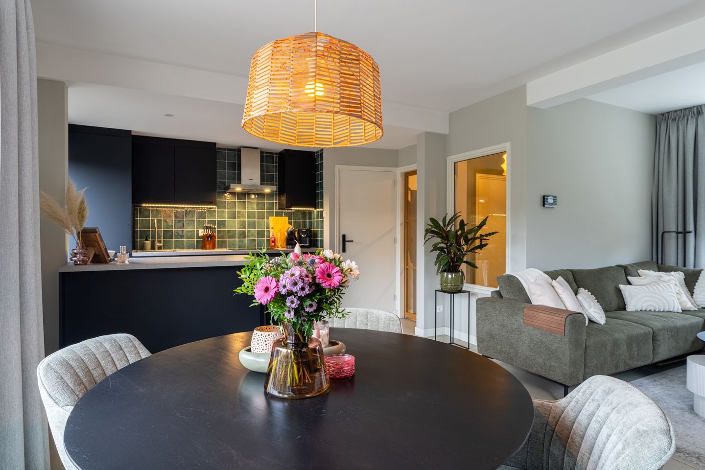 Photo 10 of Burgemeester Dekkersstraat 3