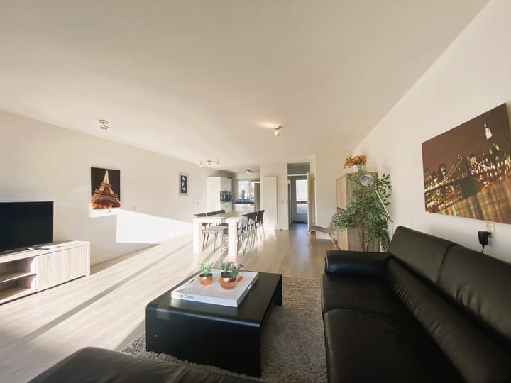 Photo 3 of Schweitzerlaan 11