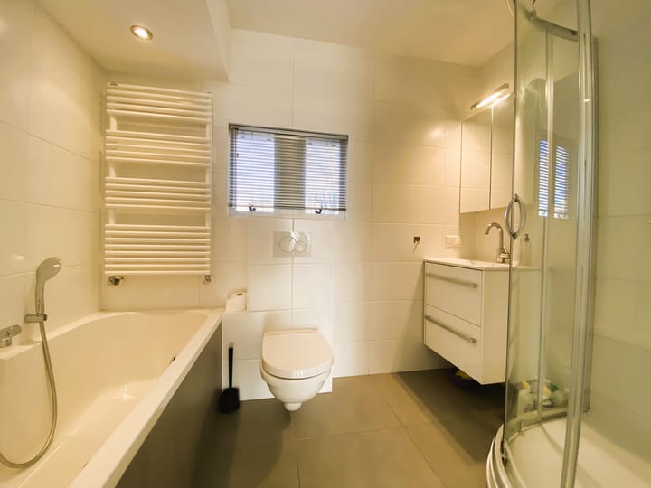 Foto 14 van Schweitzerlaan 11