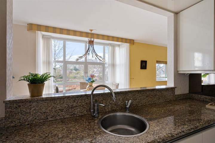 Foto 11 van Buitenweg 241