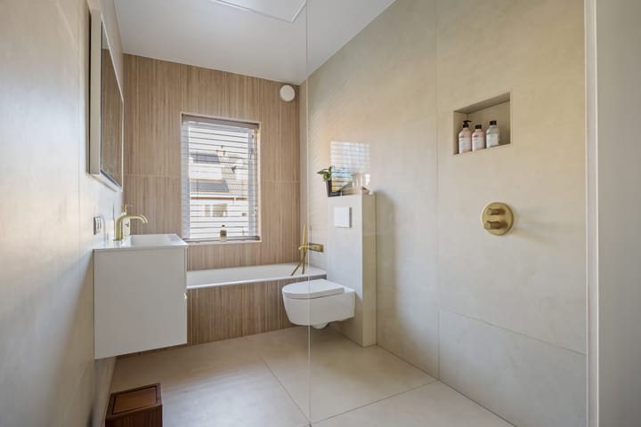 Photo 5 of Beatrixstraat 1