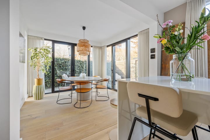 Photo 21 of Beatrixstraat 1