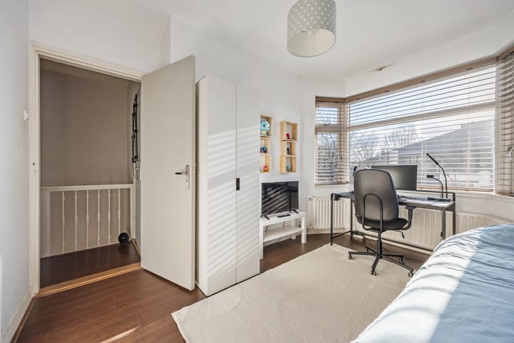 Photo 39 of Beatrixstraat 1