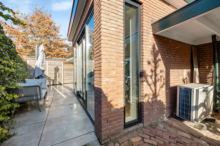 Photo 66 of Beatrixstraat 1