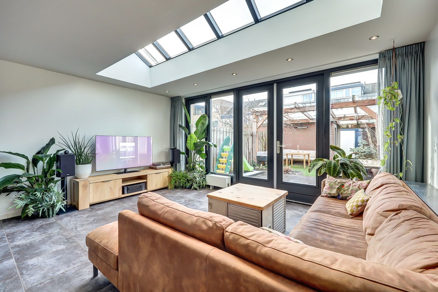 Foto 4 van Mantelmeeuw 9