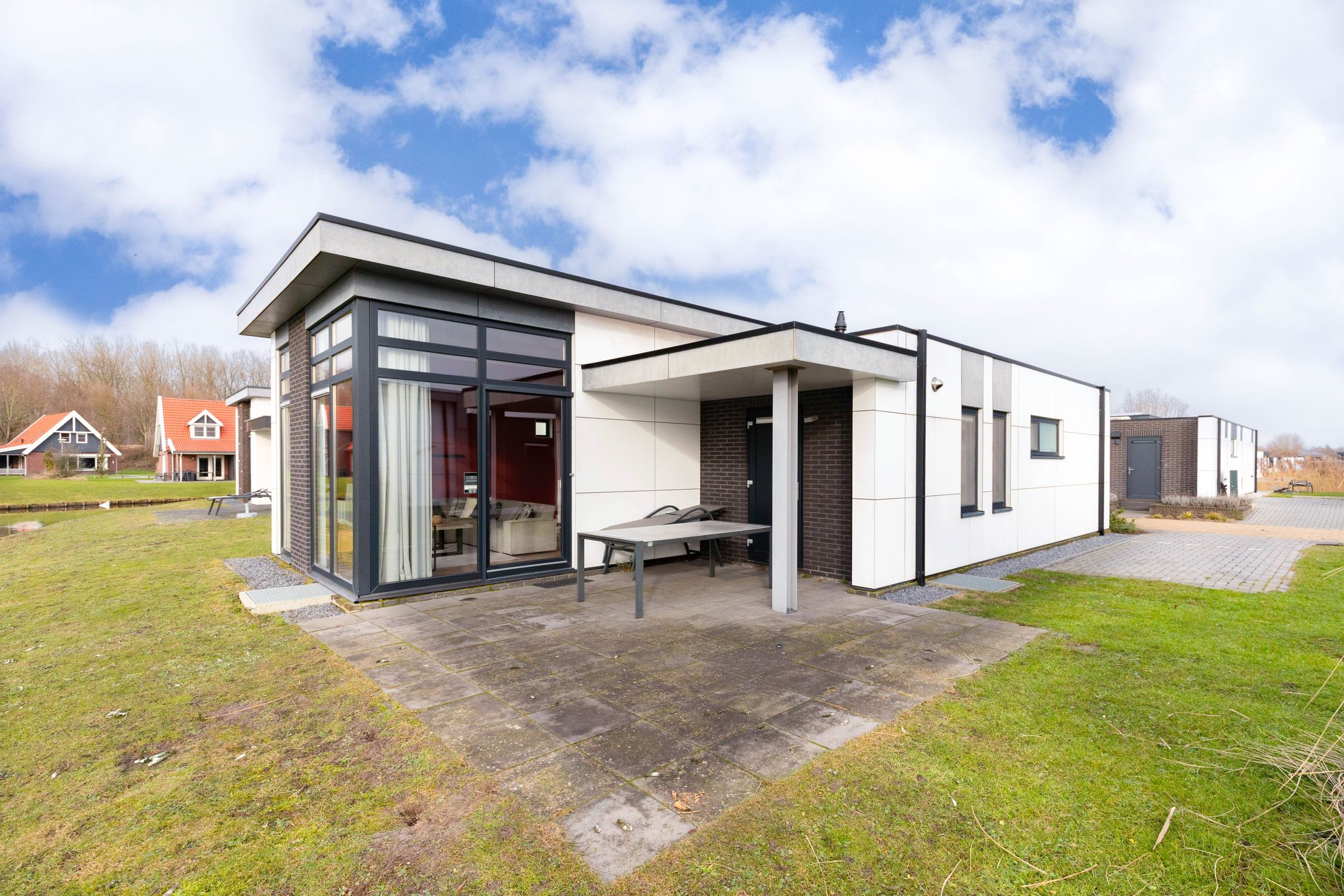 3-bedroom freehold villa in Biddinghuizen — photo 4 of 5