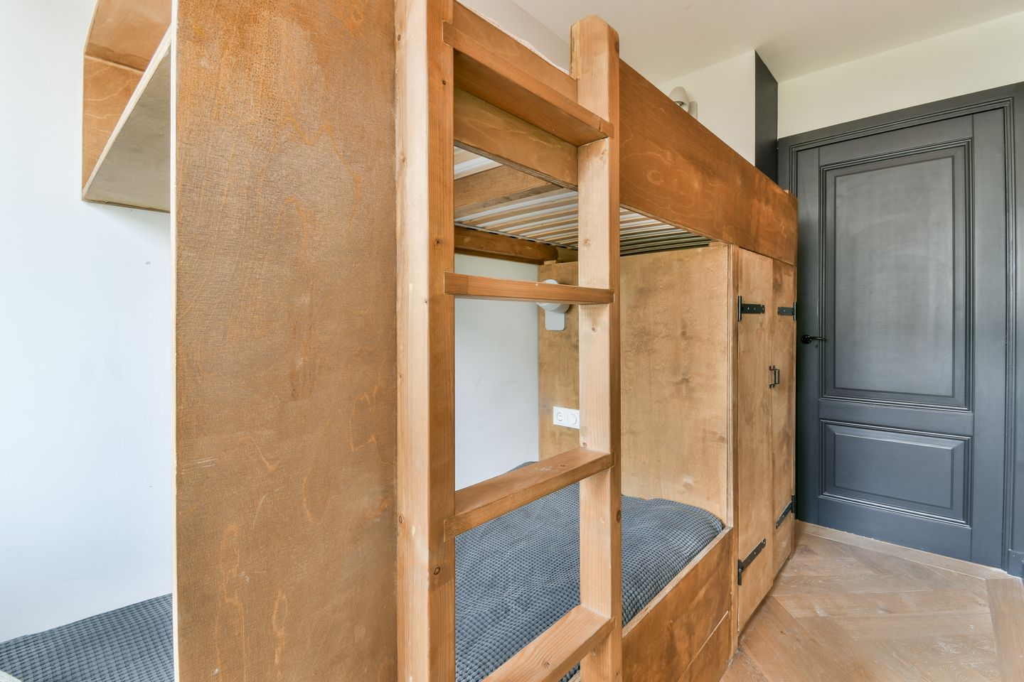 Foto 29 van Tjerk Hiddesstraat 2-F2