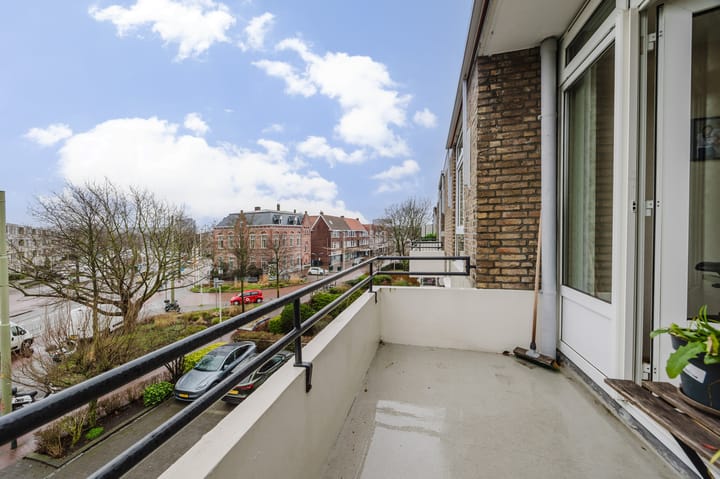 Photo 14 of Loosduinse Hoofdstraat 123