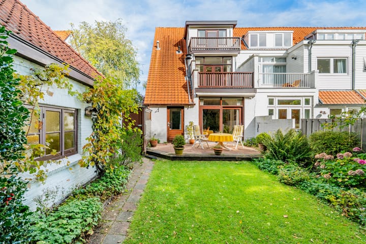 Photo 3 of Van Zuylen van Nijeveltstraat 57