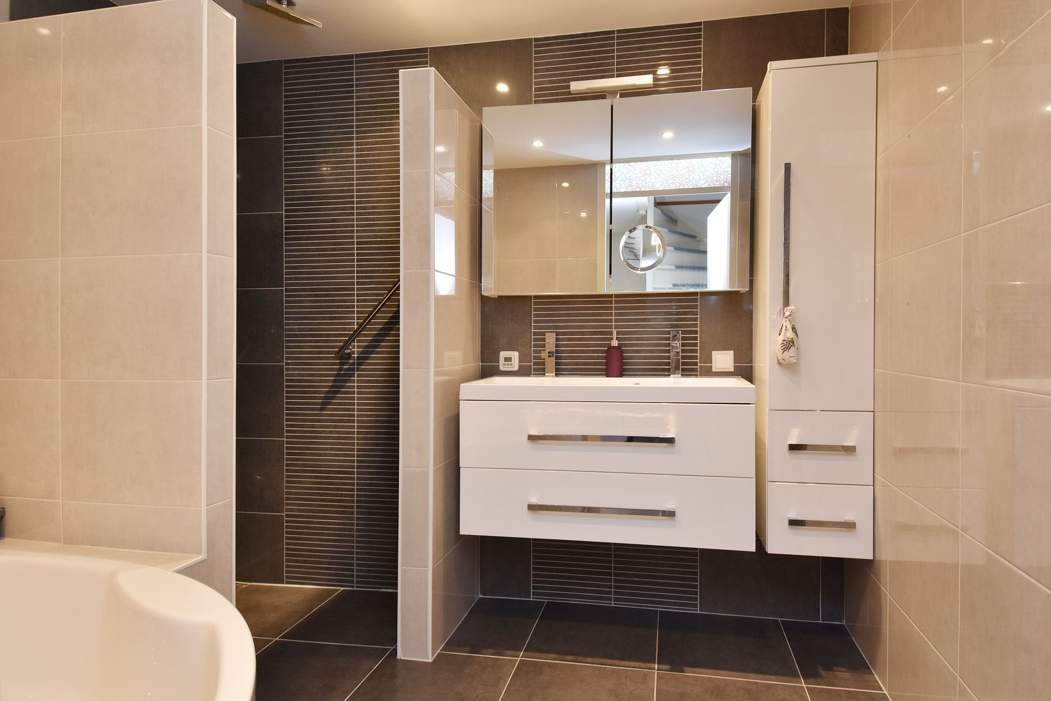 Foto 24 van Van der Does de Willeboisstraat 9