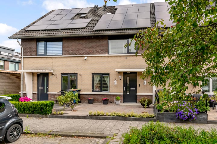 Foto 52 van Brederostraat 34