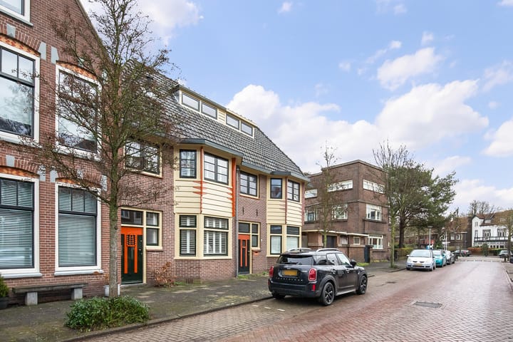 Foto 8 van Lamoraalstraat 4