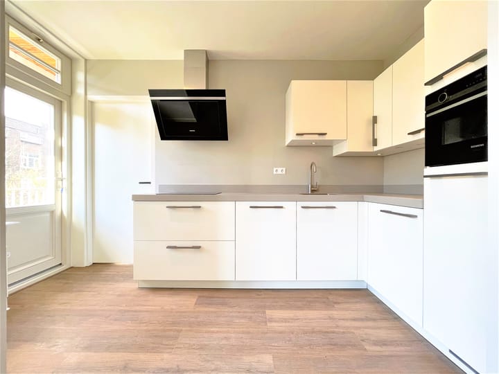 Photo 5 of Rijnstraat 18-2