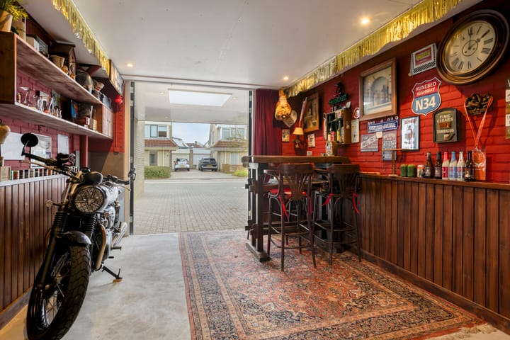 Photo 38 of Jasmijn 4