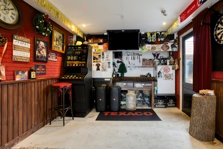 Photo 39 of Jasmijn 4