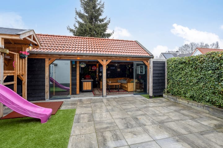 Photo 41 of Jasmijn 4