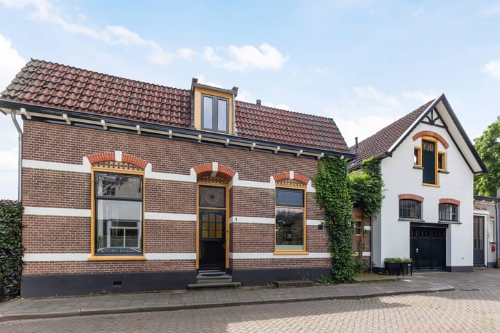 Foto 2 van Celebeslaan 1