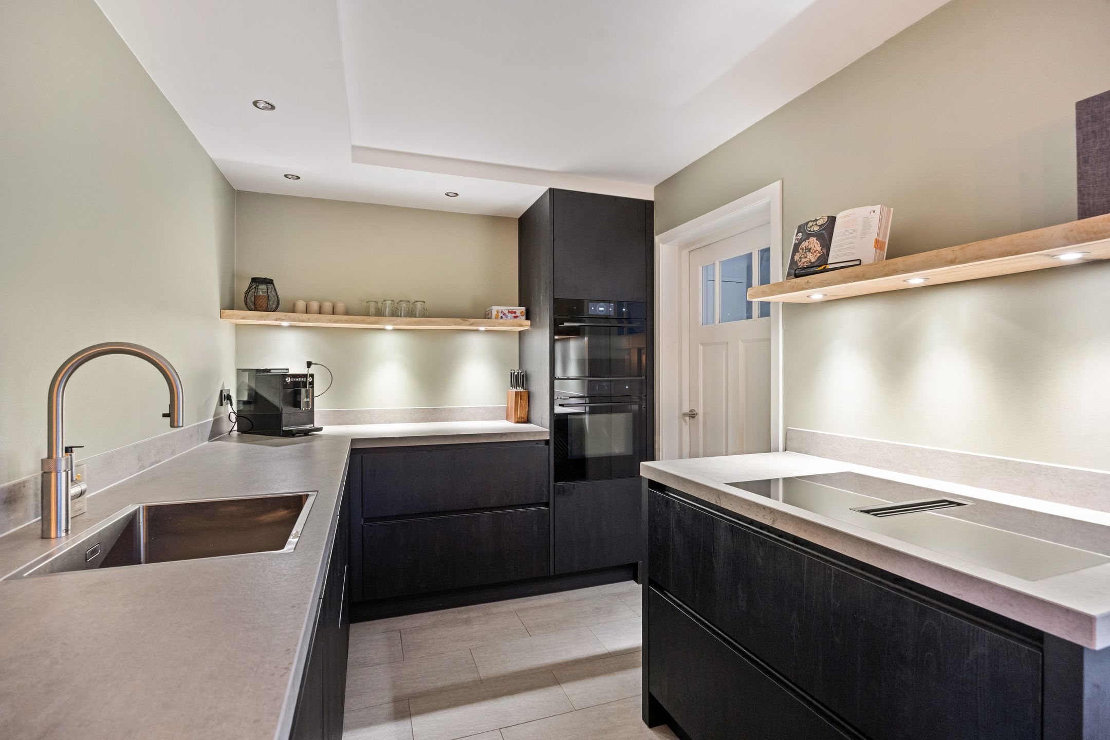 Photo 9 of Lepelaarstraat 8