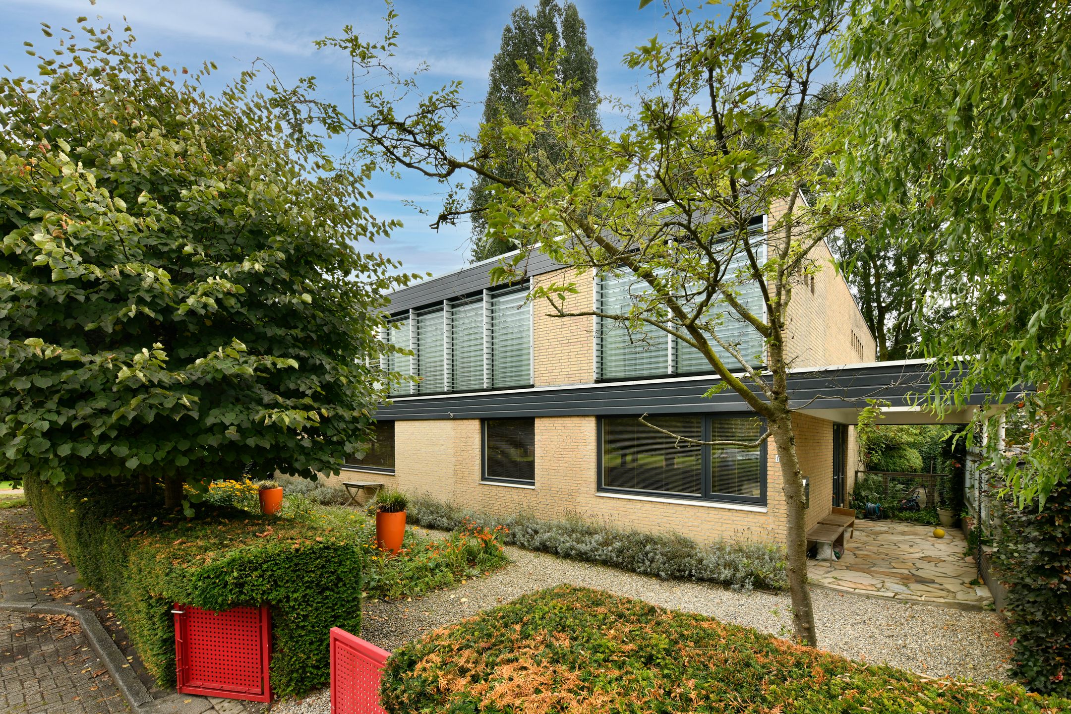 De Roos van Dekama 1 