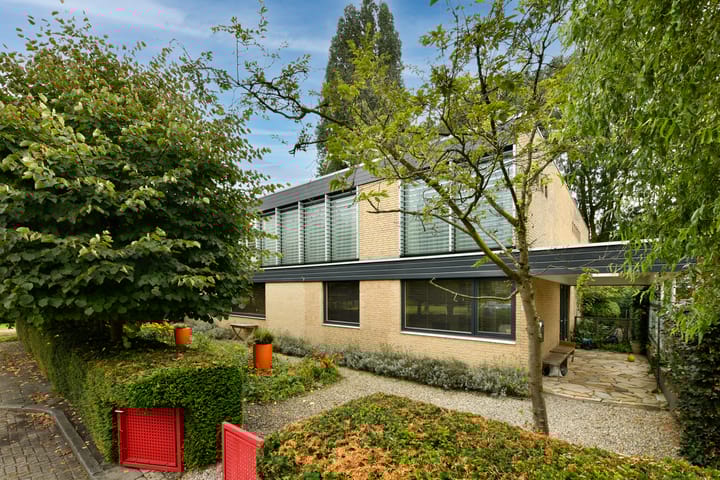 De Roos van Dekama 1