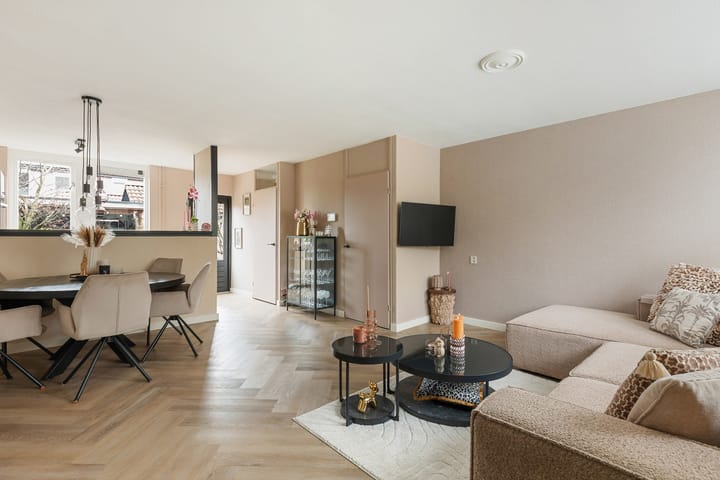 Photo 3 of Weerselosestraat 28